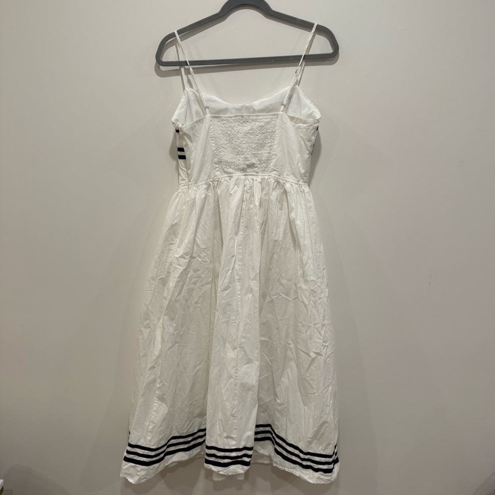Elegant White Dress with Black Stripes - Picture 2 of 2